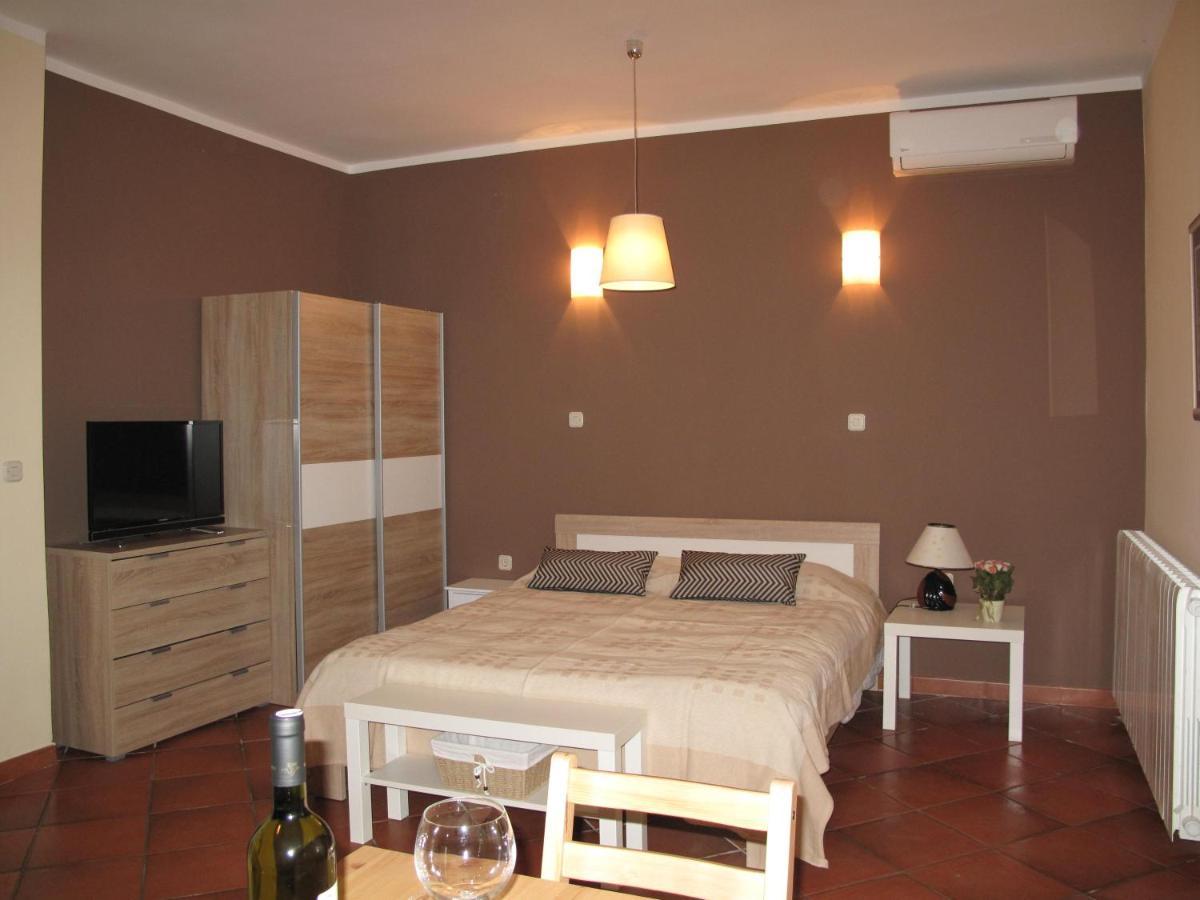 Apartmani Dubasnica Malinska Exterior foto