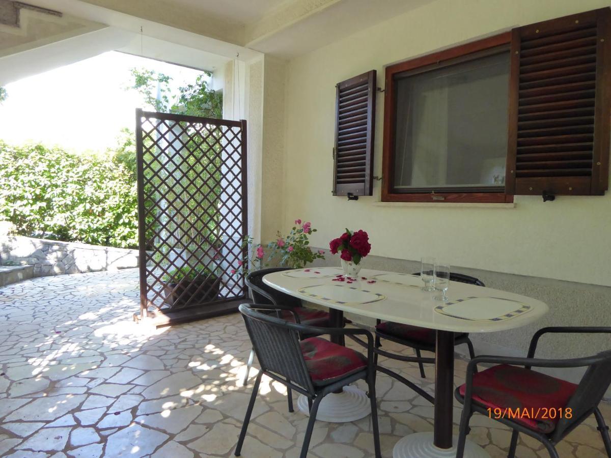 Apartmani Dubasnica Malinska Exterior foto