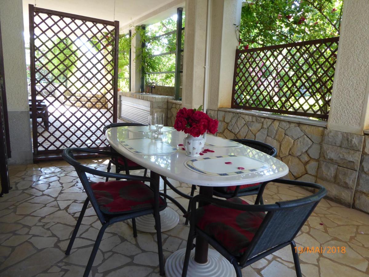 Apartmani Dubasnica Malinska Exterior foto